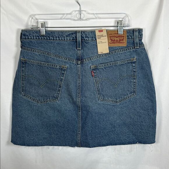 Levi's High Rise Deconstructed Distressed Blue Denim Skirt size 14 / 32 NWT - Picture 4 of 5